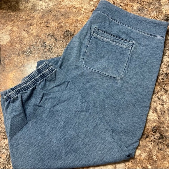 Fabletics Relaxed Set - Picture 10 of 10